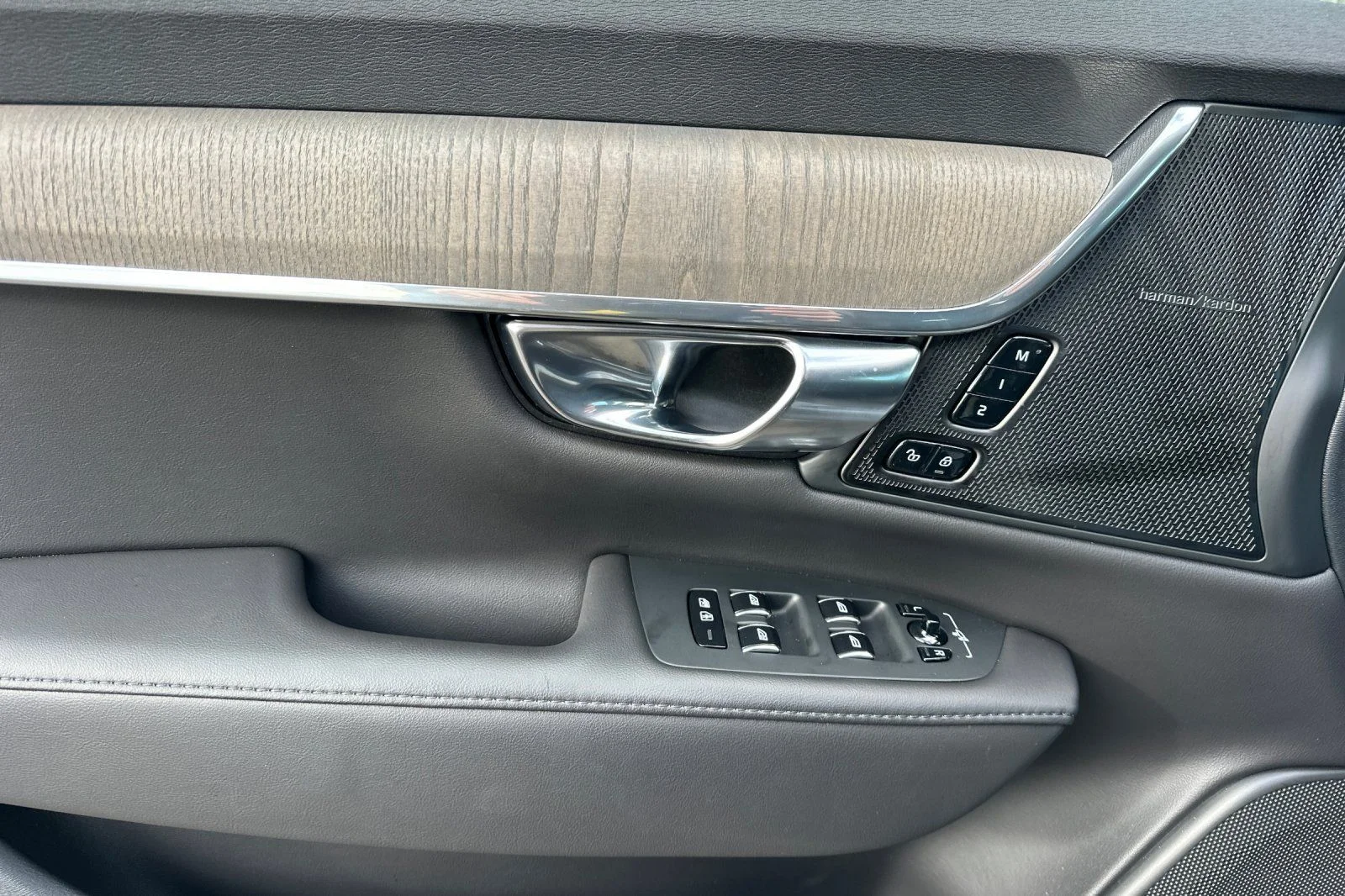 2025 Volvo S90 Plus - Photo 10