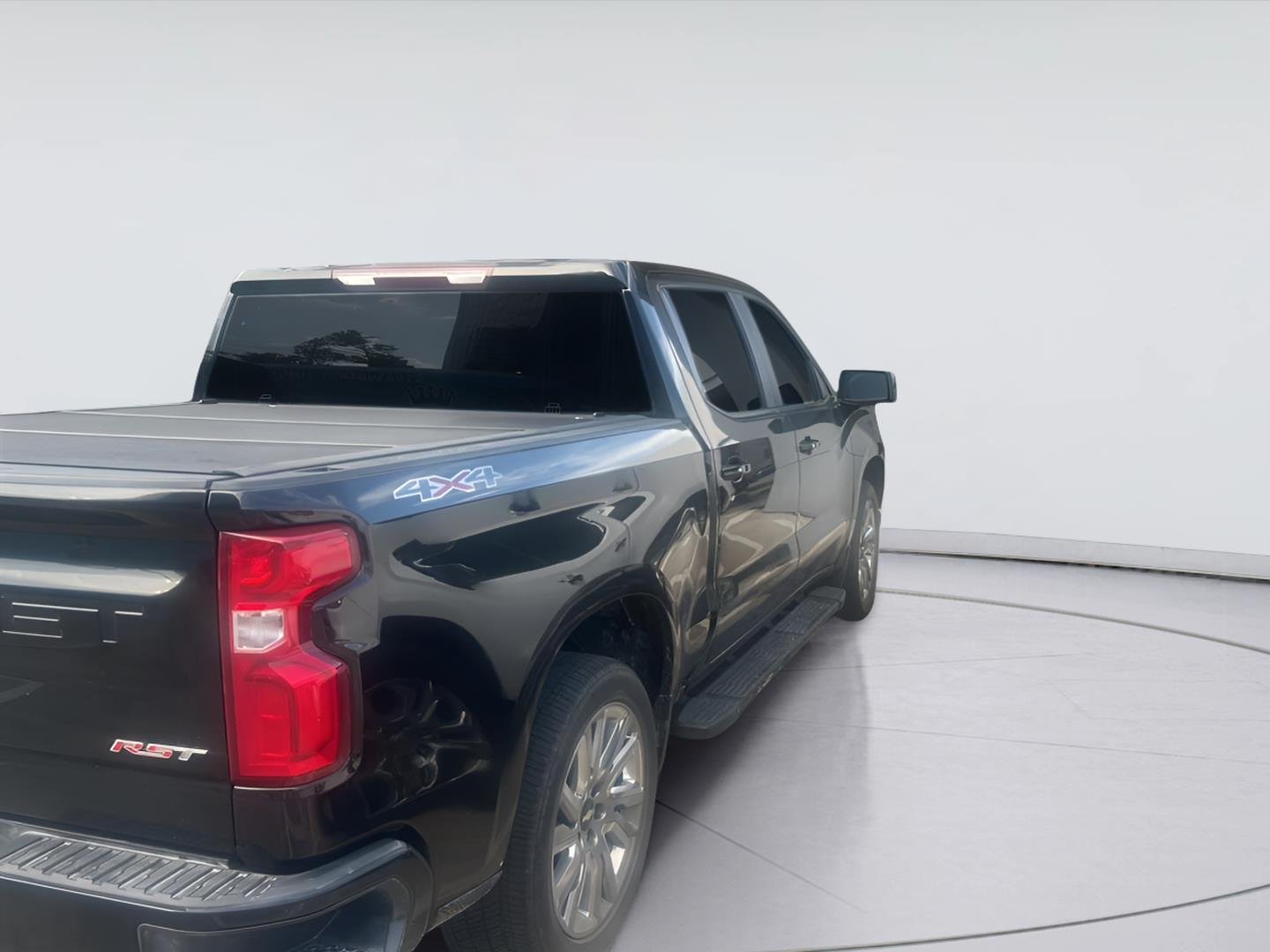 Used 2019 BLACK Chevrolet RST image 2