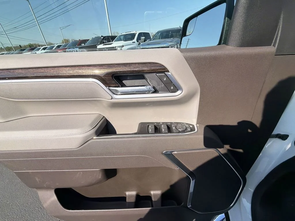 New 2026 Summit White GMC SLE image 19