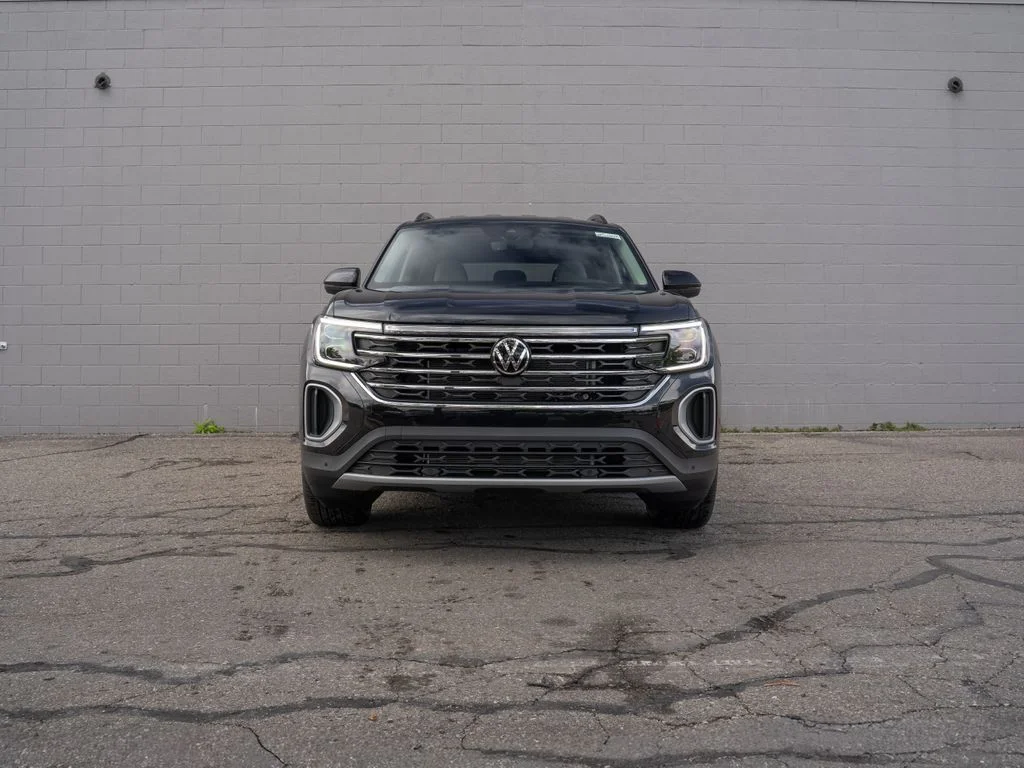 New 2026 Black Volkswagen 2.0T SE w/Technology image 2