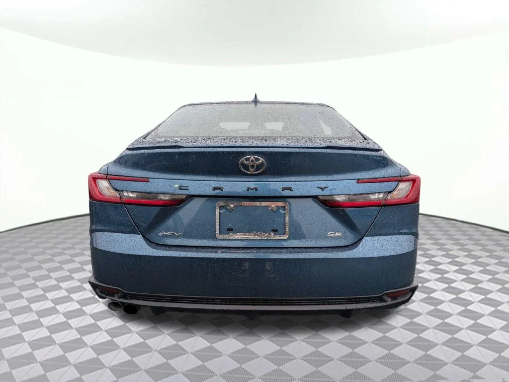 Certified Used 2025 Ocean Toyota SE image 4