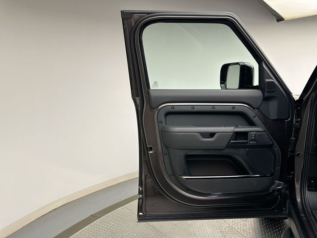 New 2026 Charente Grey Land Rover OCTA image 19