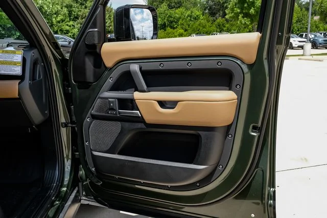 New 2026 Woolstone Green Land Rover X-Dynamic SE image 57