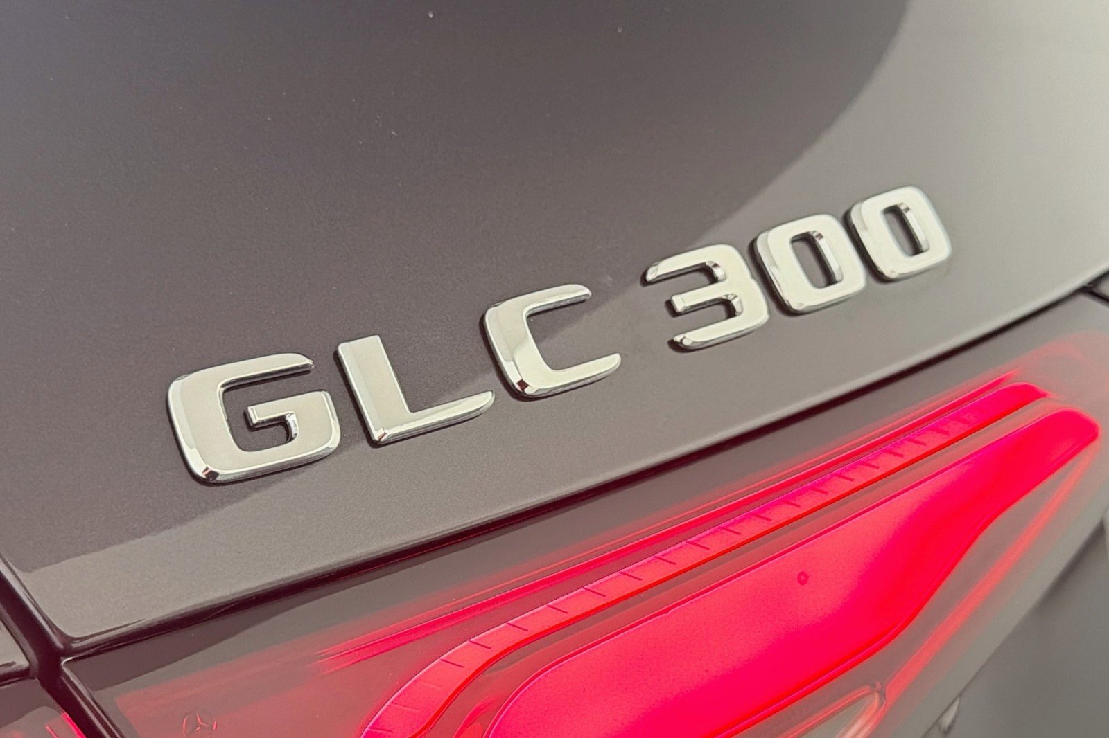 New 2026 Graphite Grey Metallic Mercedes-Benz GLC 300 SUV image 8