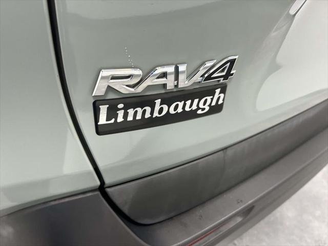 Certified Used 2021 LUNAR ROCK Toyota  image 10