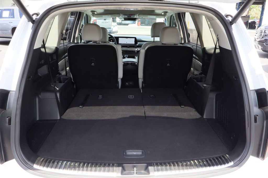 Used 2023 White Kia SX Prestige image 27