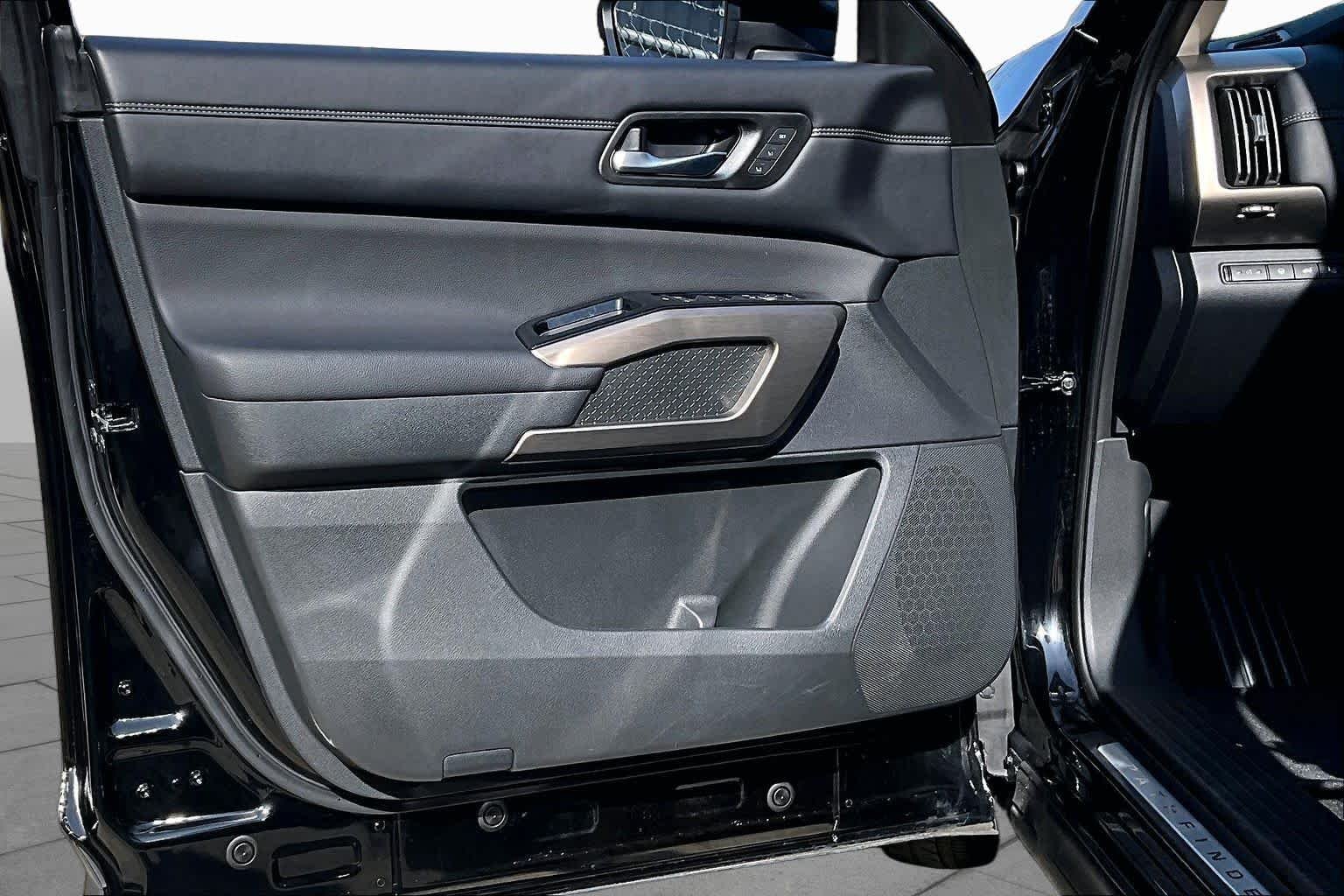 Used 2024 Super Black Nissan Platinum image 19
