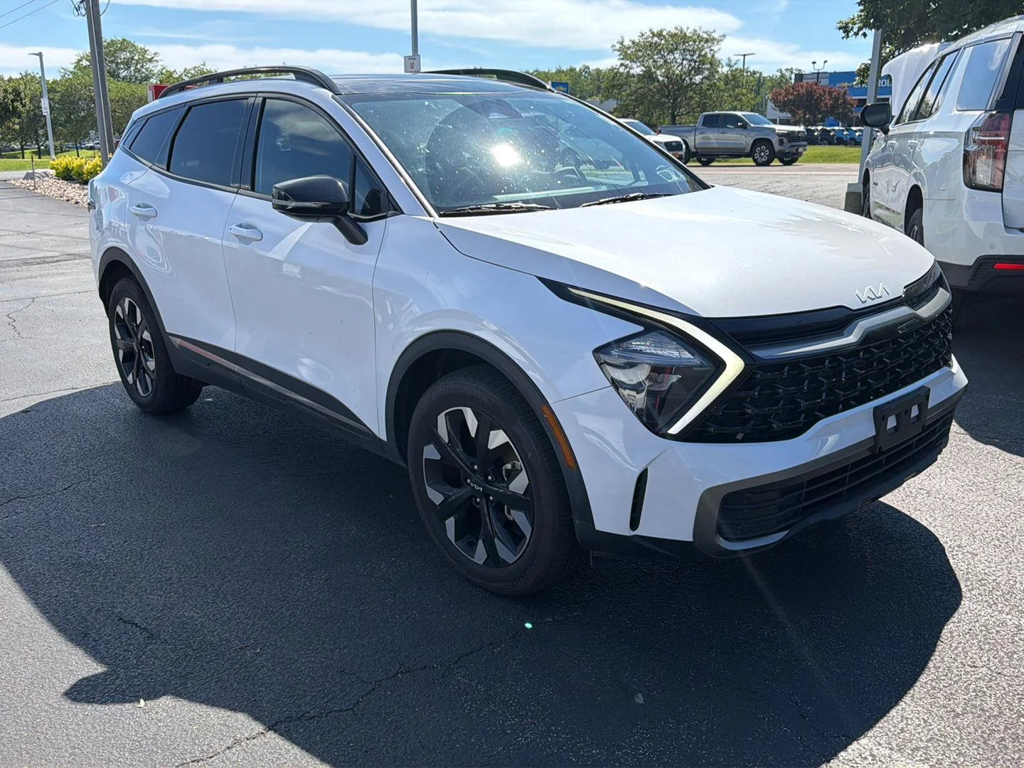Used 2023 Glacial White Pearl Kia X-Line image 2