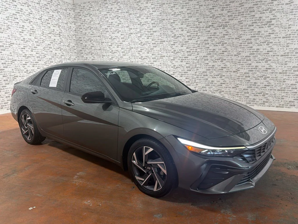 Used 2025 Amazon Gray Hyundai SEL Sport image 1