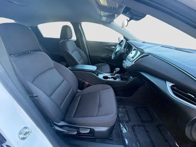 Used 2025 Summit White Chevrolet LT image 29