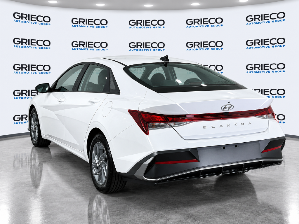 Used 2024 White Hyundai SEL image 4