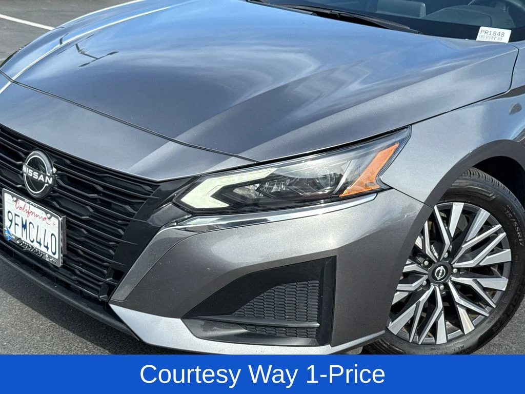 Used 2023 Gray Nissan 2.5 SV image 4