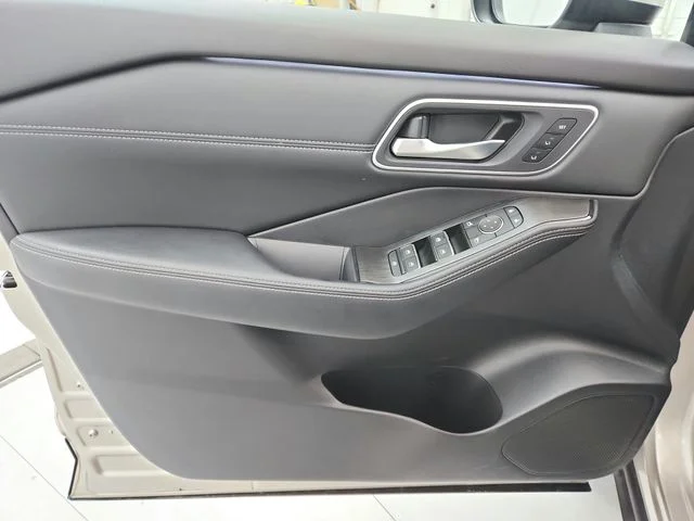 Used 2026 Gold Nissan Platinum image 34