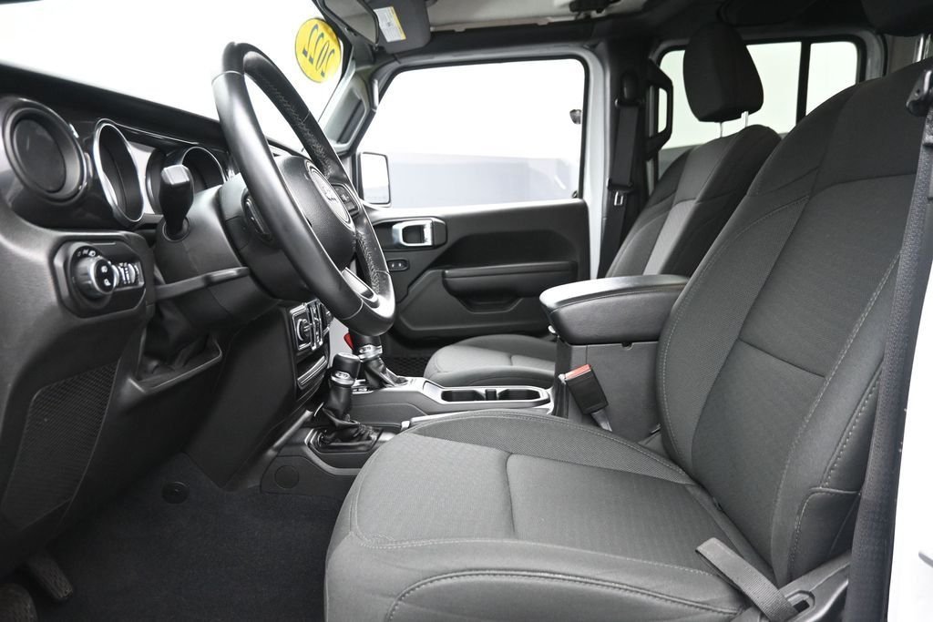Used 2022 White Jeep Sport image 17
