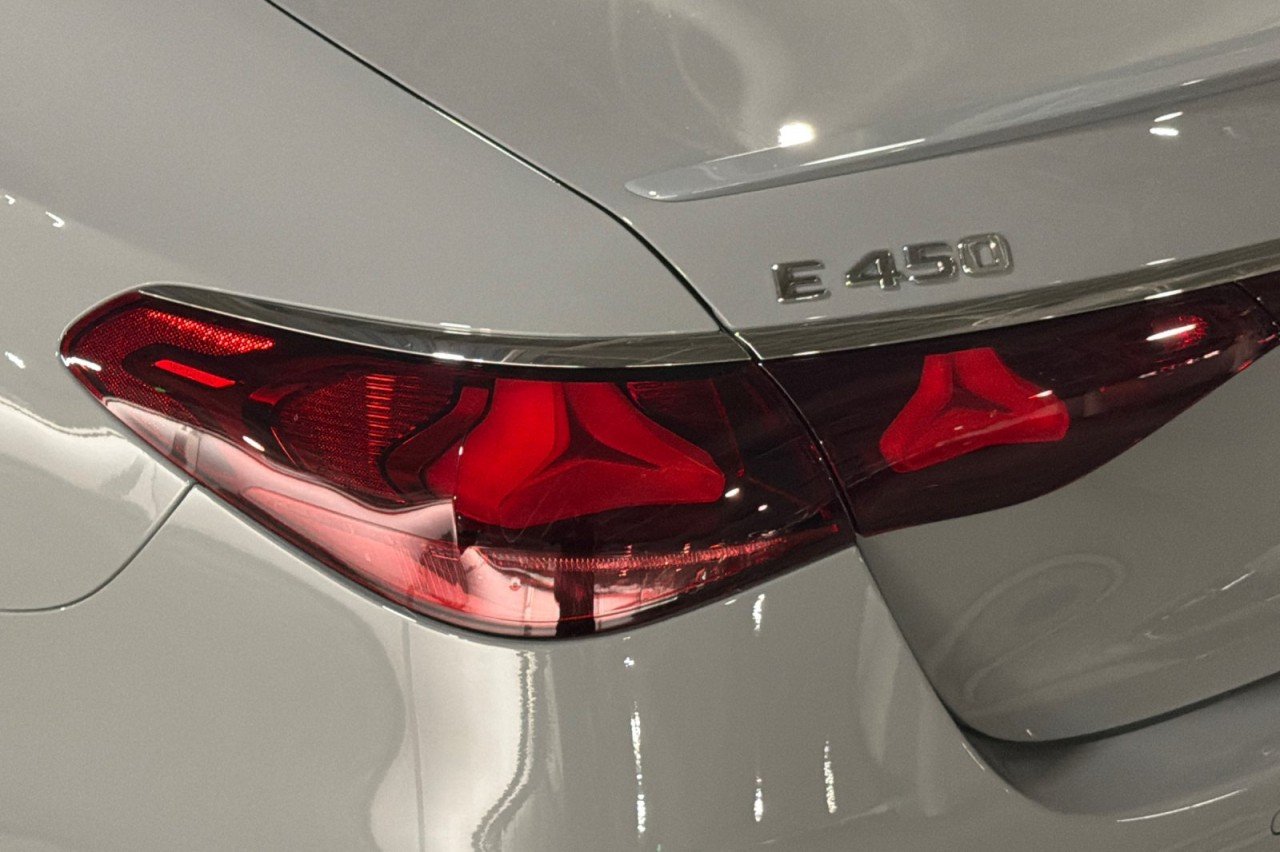 New 2027 MANUFAKTUR Alpine Grey Mercedes-Benz E 450 4MATIC® Sedan image 26