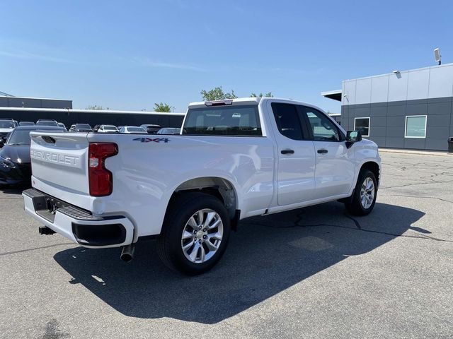 Used 2021 White Chevrolet Custom image 6