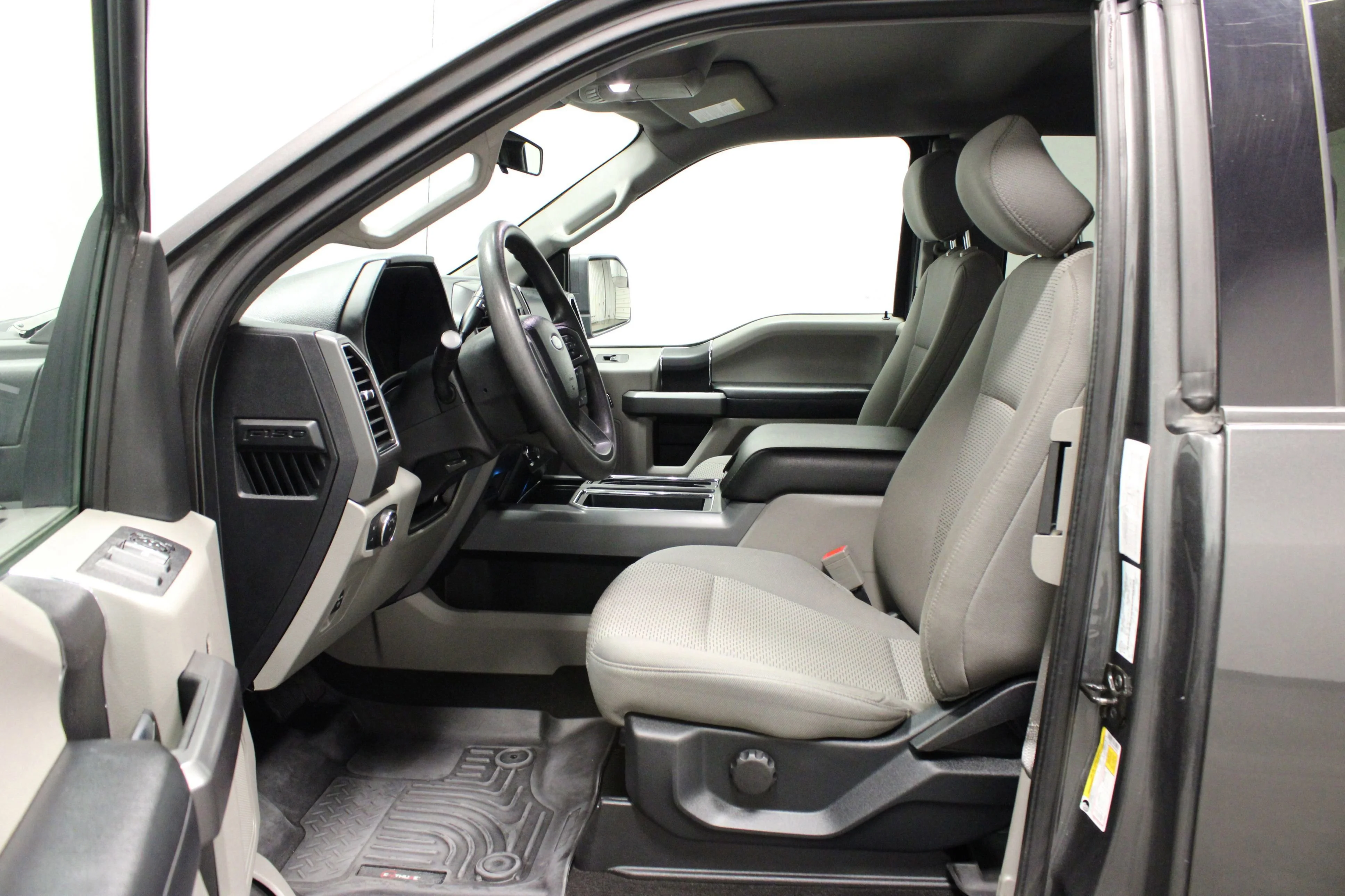 Used 2020 Magnetic Metallic Ford XLT image 12