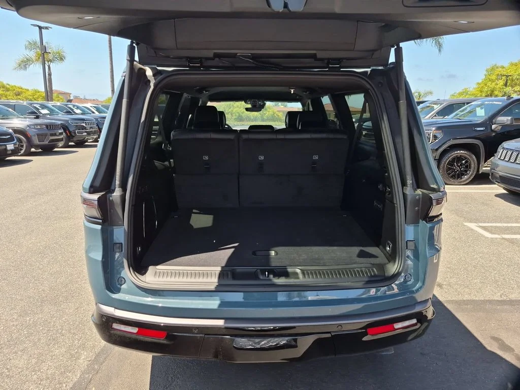 New 2026 Steel Blue Exterior Paint Jeep Limited Altitude image 24