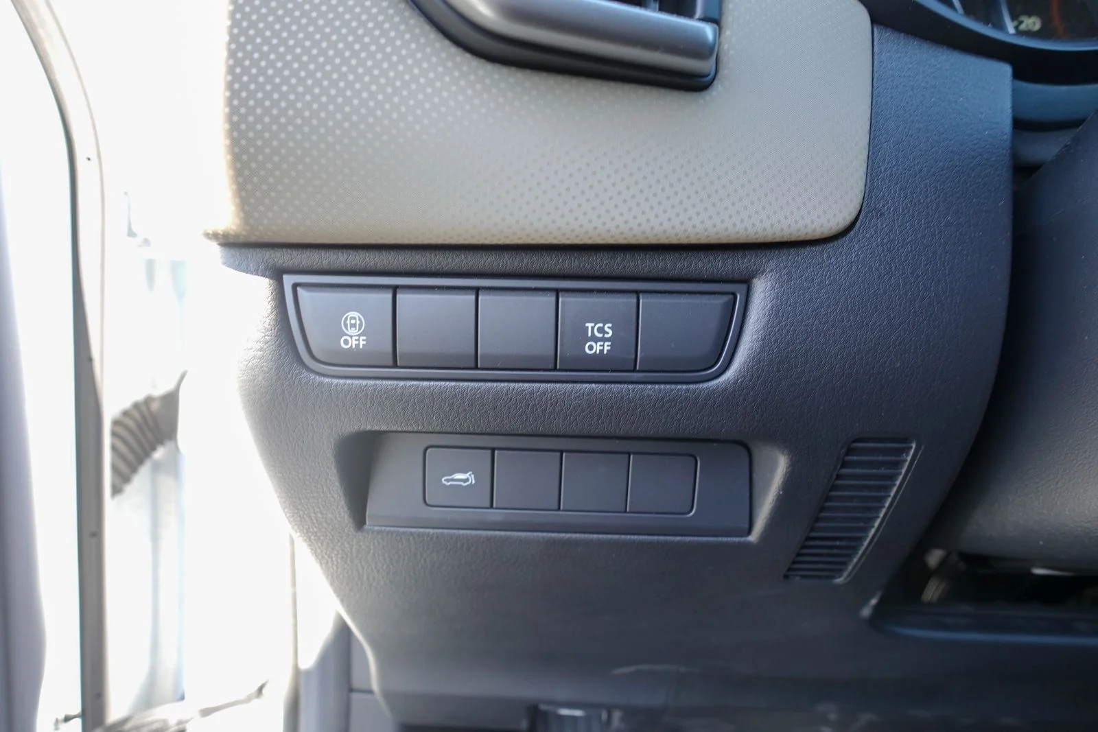 Certified Used 2025 Wind Chill Pearl Mazda 2.5 S Premium Package image 18