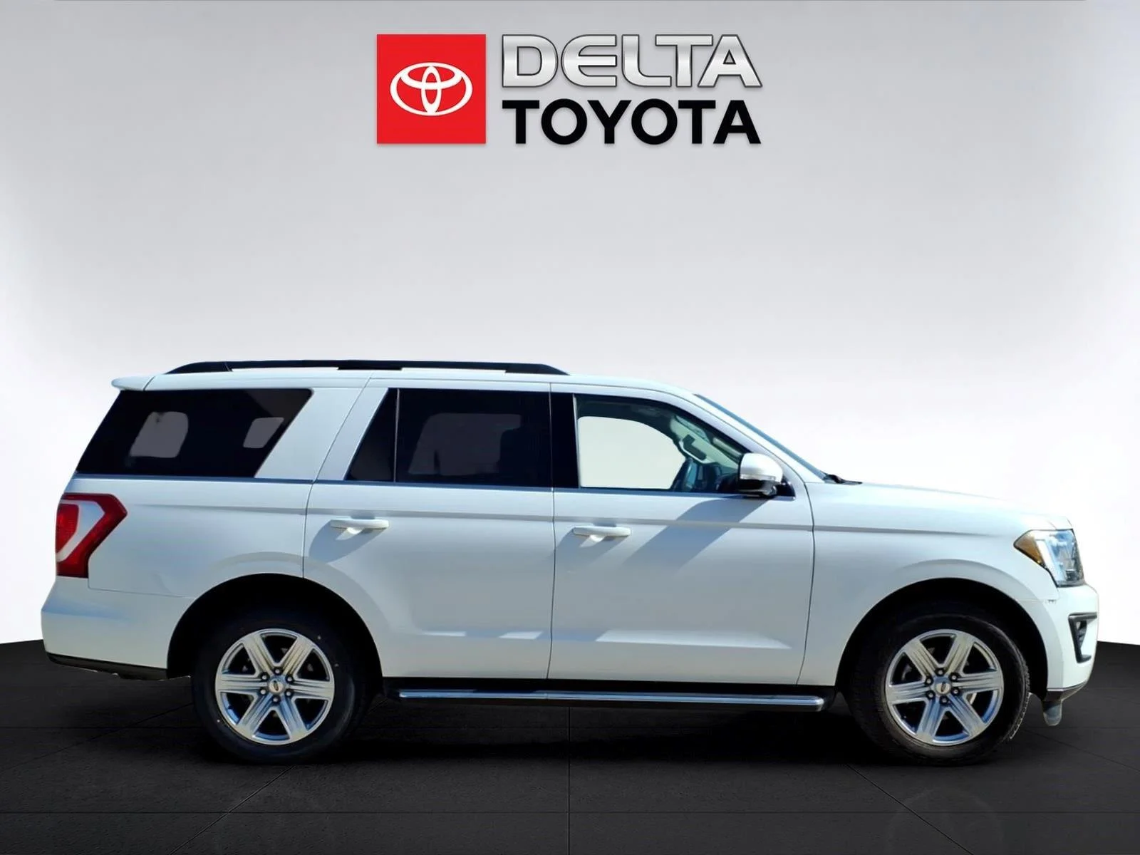Used 2020 Star White Metallic Tri-Coat Ford XLT image 6
