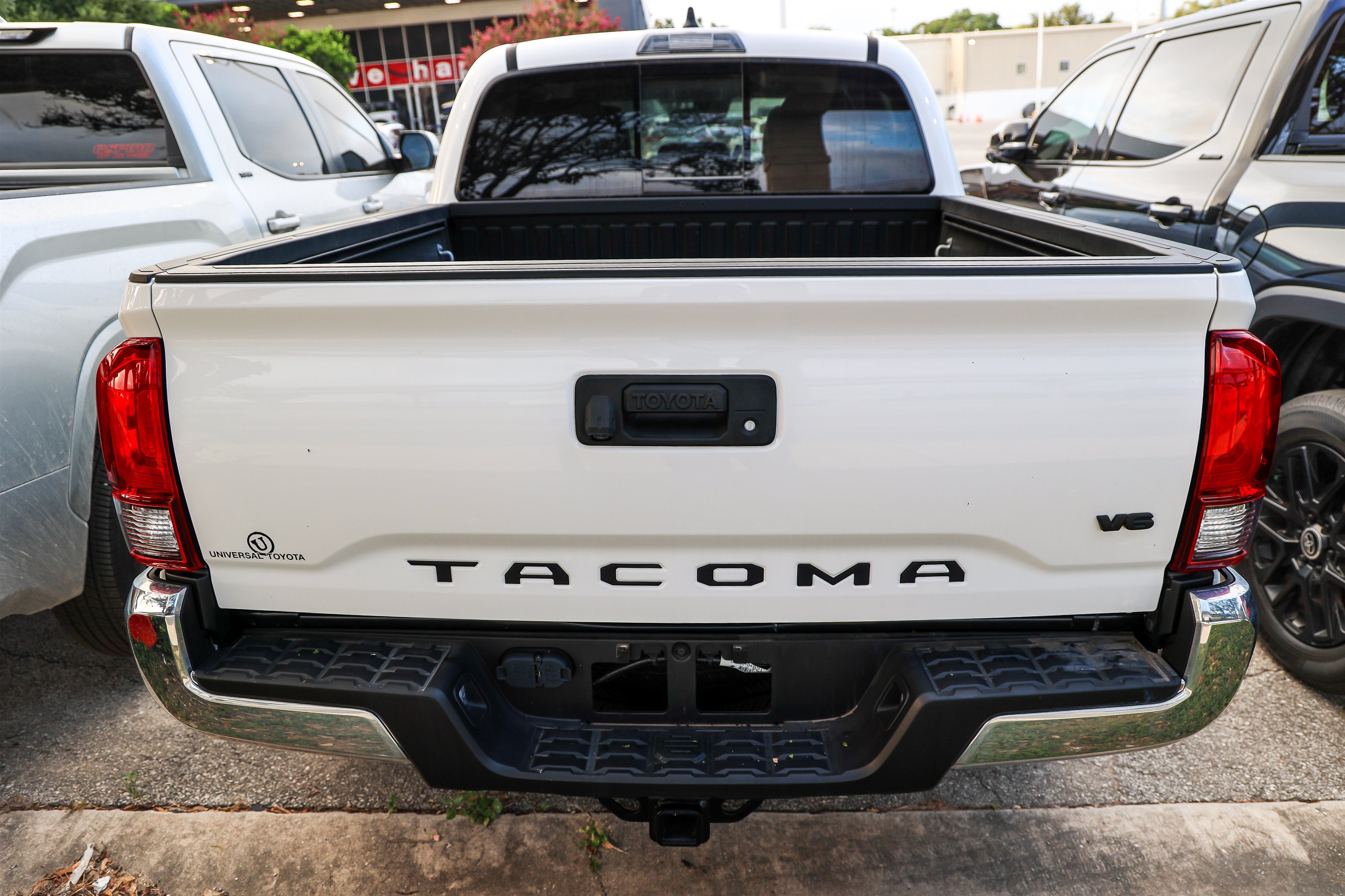Used 2023 ICE CAP Toyota SR5 image 8