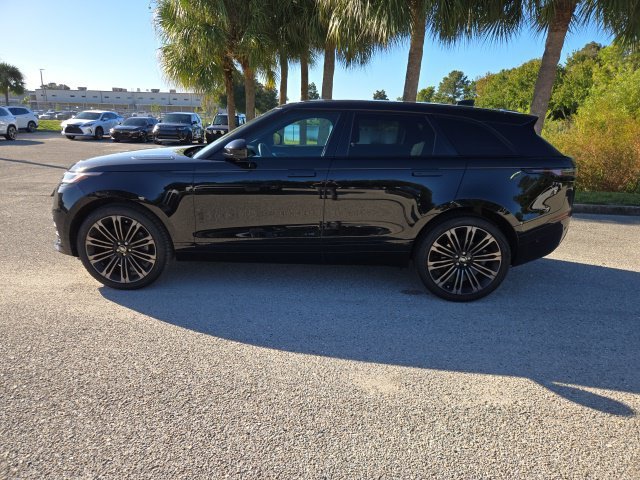 Used 2026 Santorini Black Metallic Land Rover Dynamic SE image 2