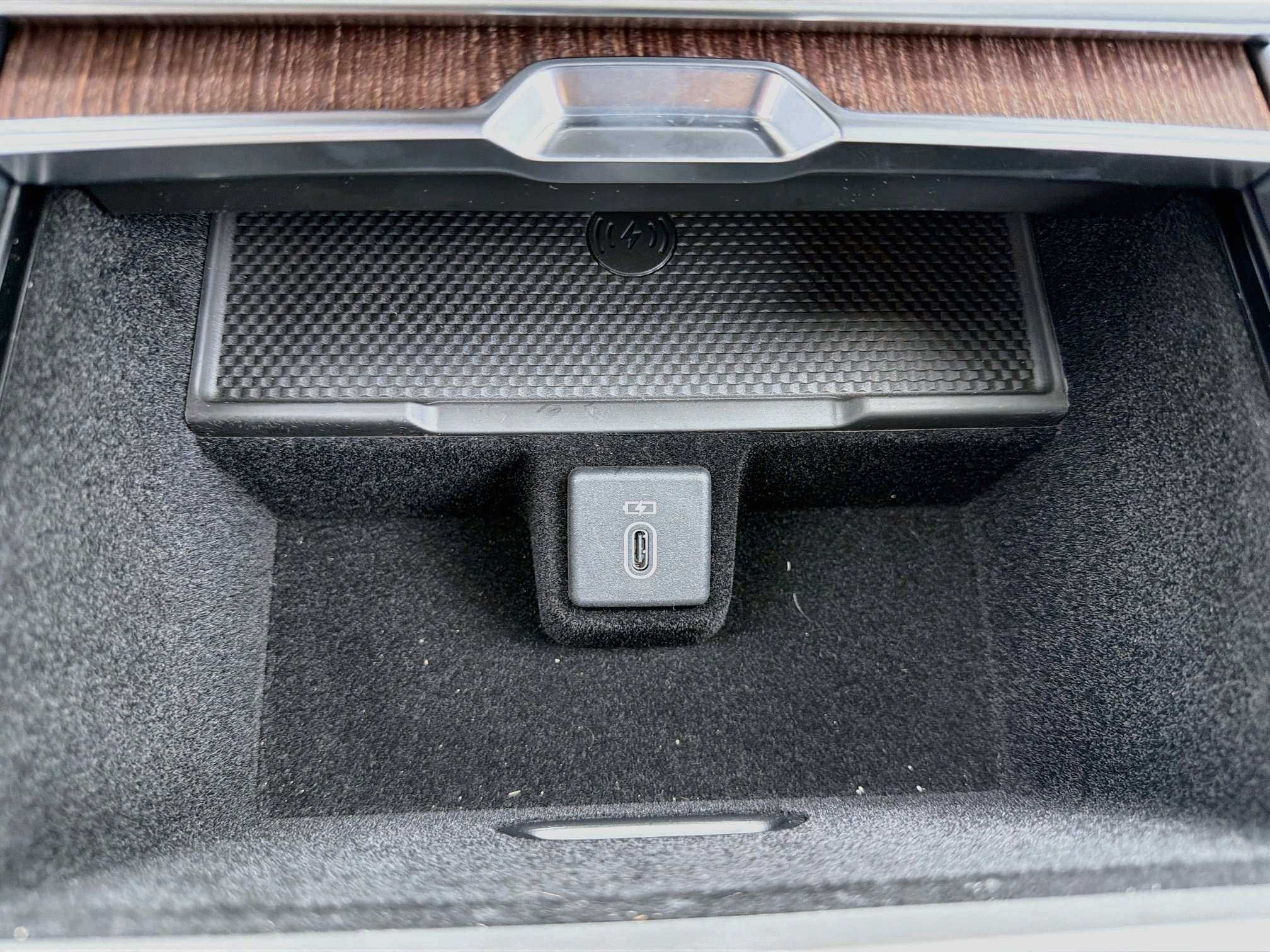New 2026 Santorini Black Land Rover SE image 32