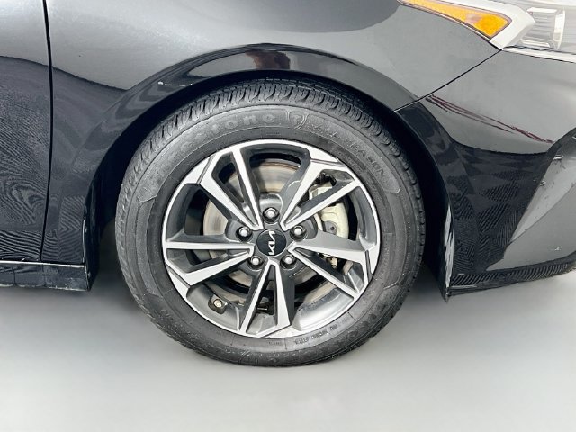 2023 Kia Forte LXS - Photo 33