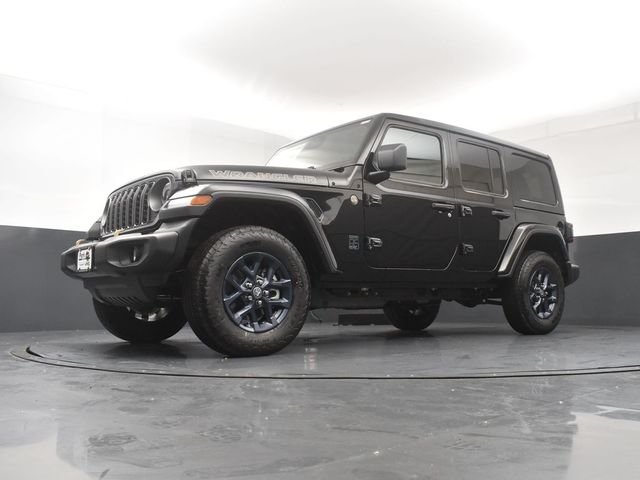 New 2026 Black Clear-Coat Exterior Paint Jeep 85th Anniversary Edition image 21