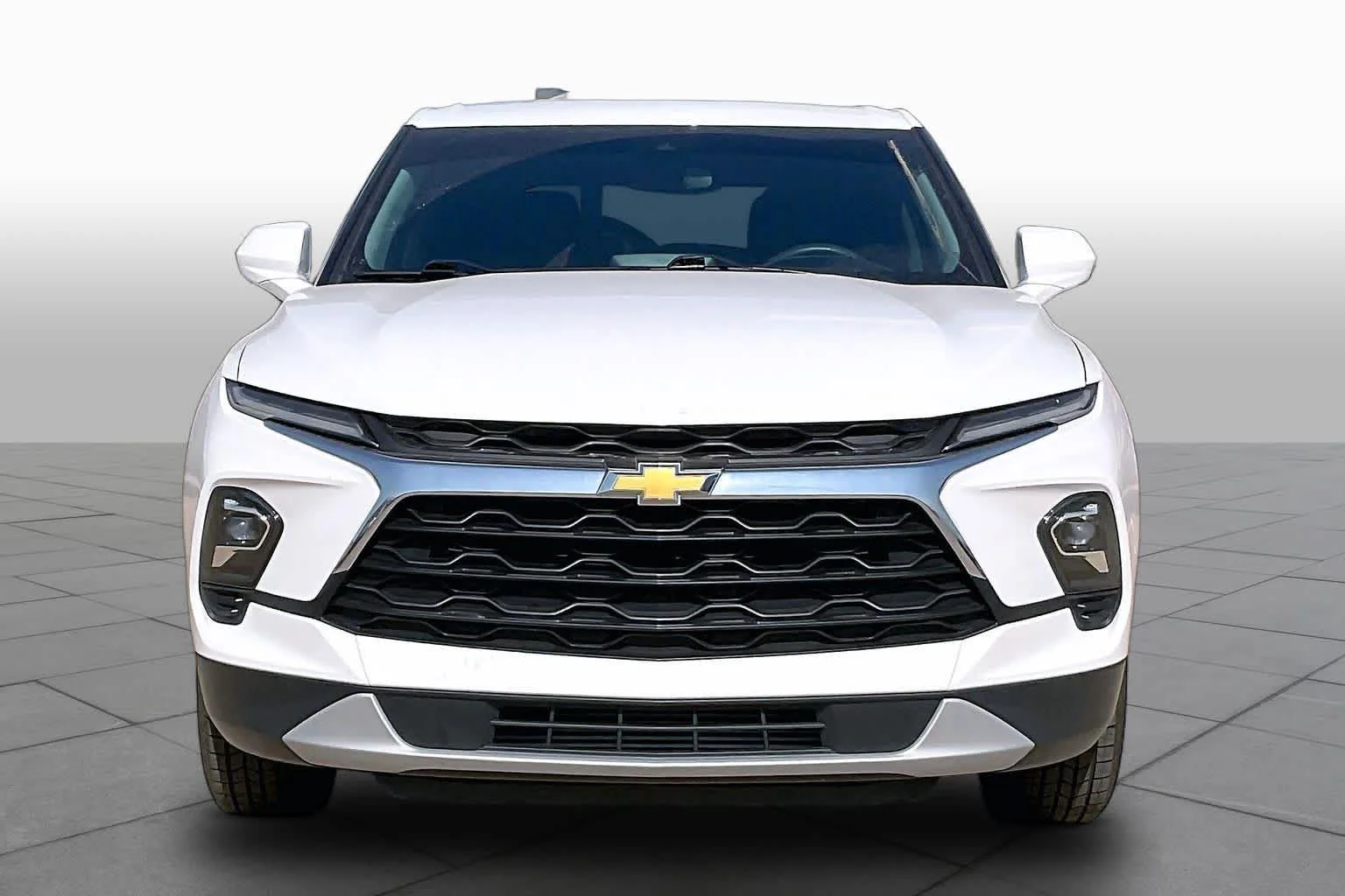 Used 2023 SUMMIT WHITE Chevrolet LT image 3