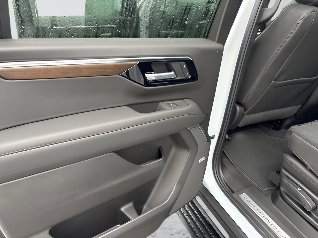 2026 Chevrolet Suburban High Country - Photo 10