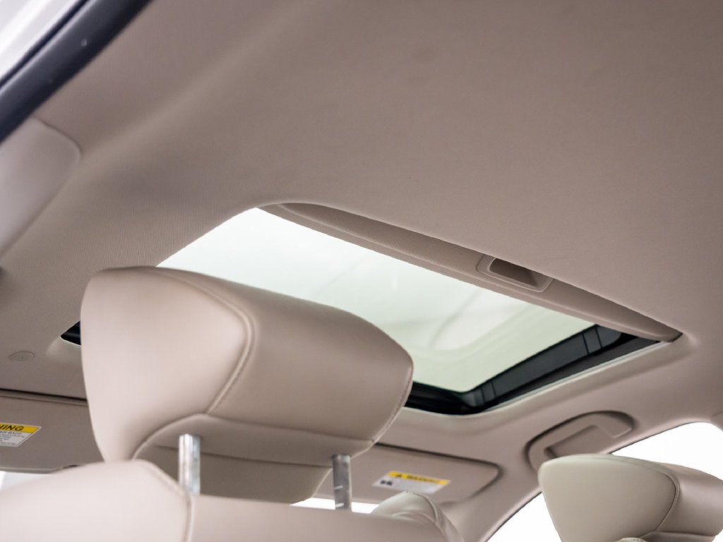 2022 Honda Accord Hybrid Touring - Photo 19