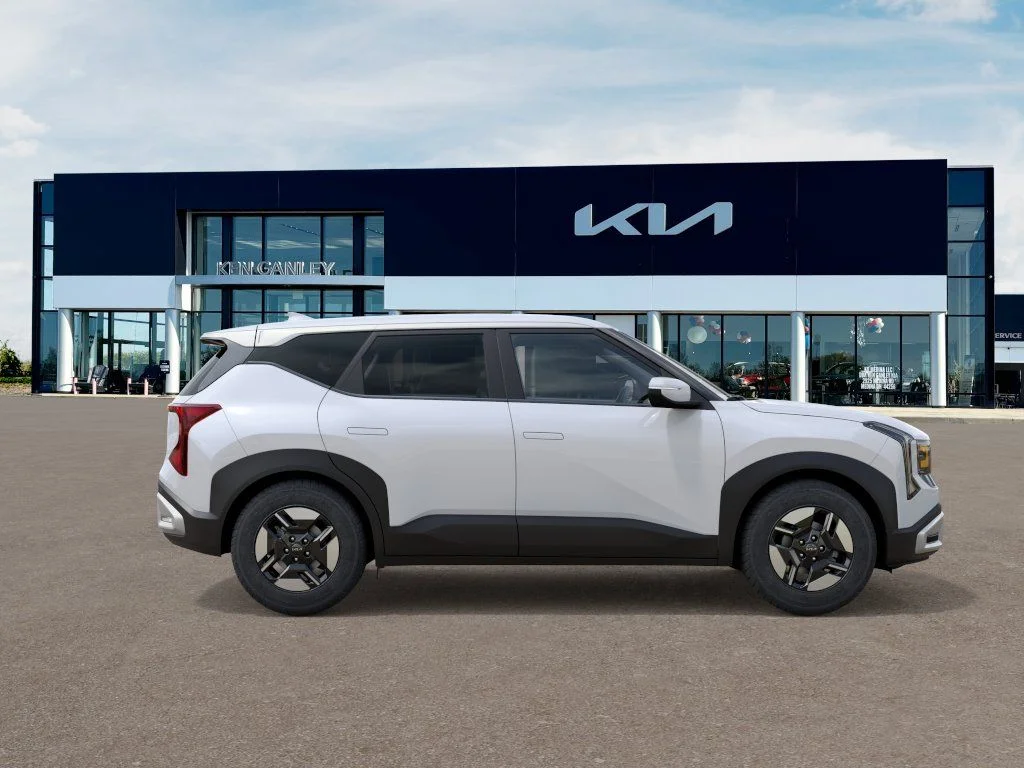 New 2027 Snow White Pearl Kia LX image 7