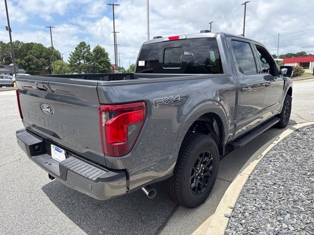 New 2026 Carbonized Gray Metallic Ford XLT image 9
