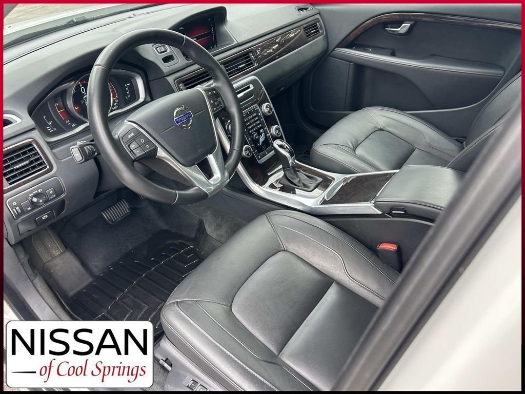 Used 2016 White Volvo T5 image 14