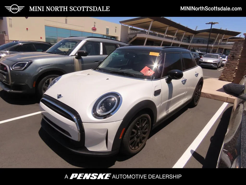 2024 MINI Hardtop Cooper's photo