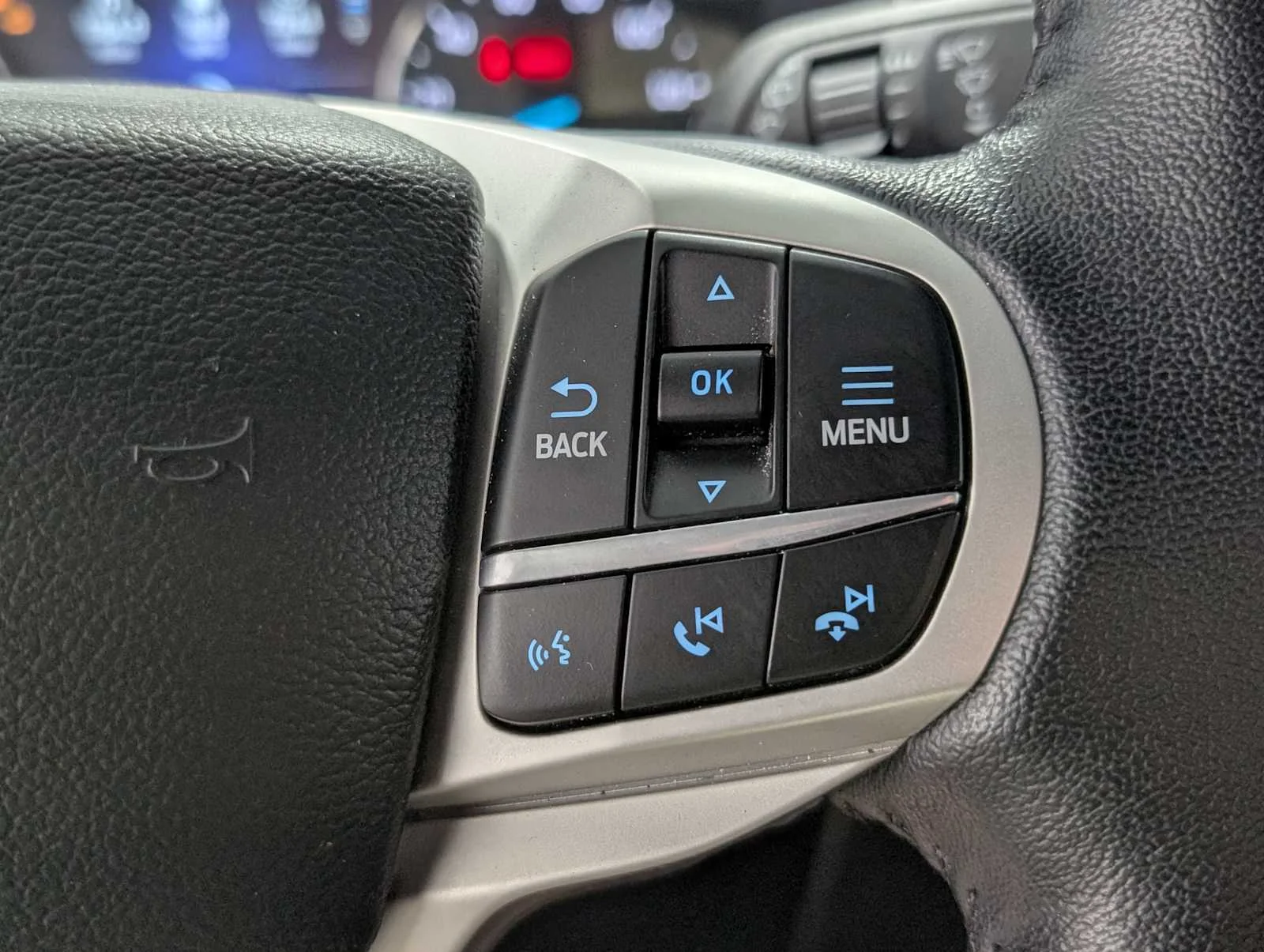Used 2023 Iconic Silver Metallic Ford XLT image 37