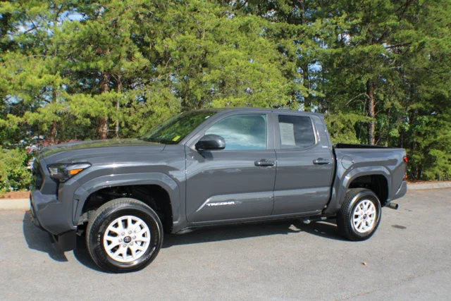 Used 2025 Underground Toyota SR5 image 4