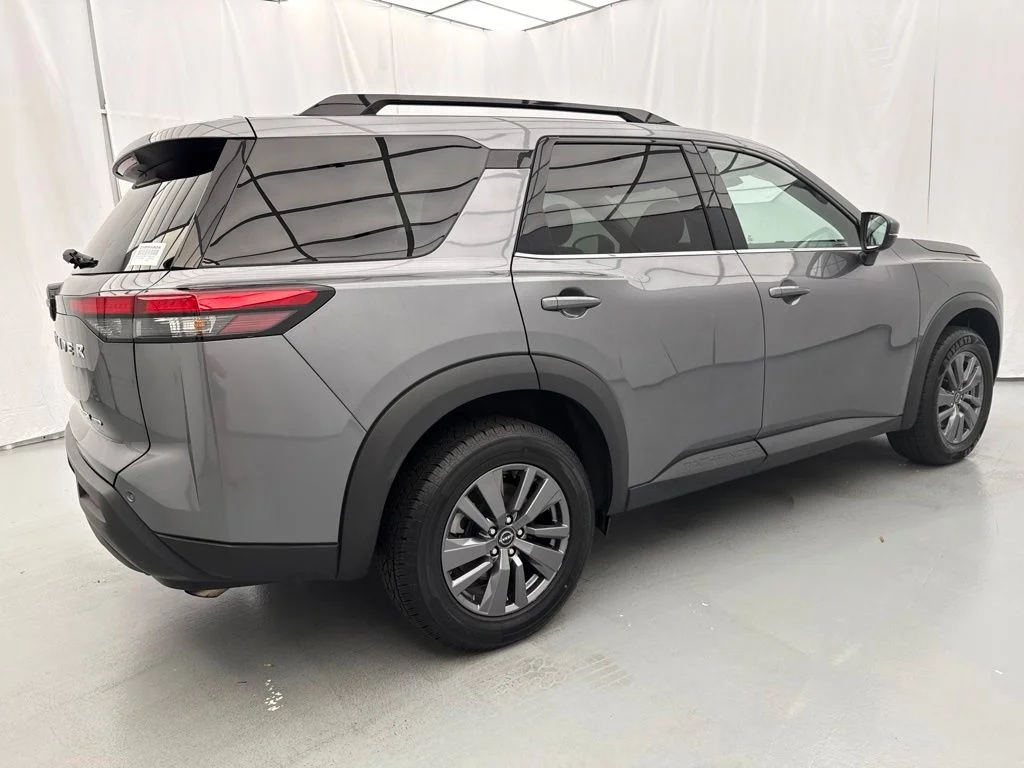 Used 2024 Gray Nissan SV image 13