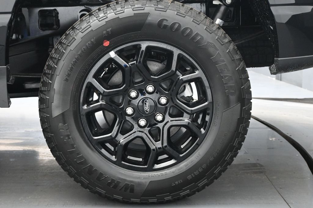 New 2026 Agate Black Metallic Ford XLT image 21