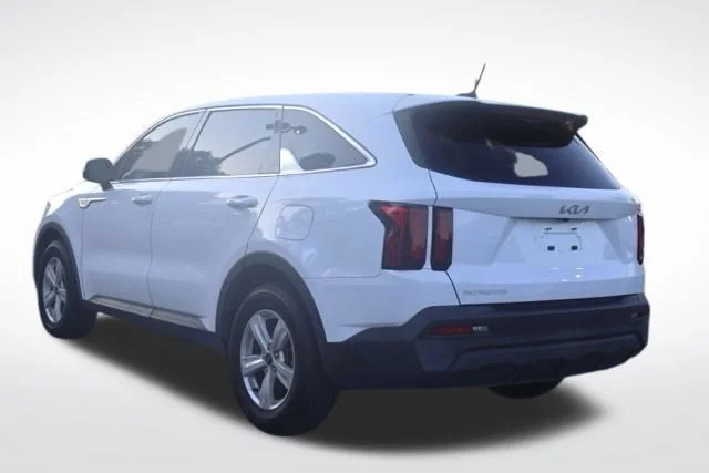 Used 2023 White Kia LX image 11