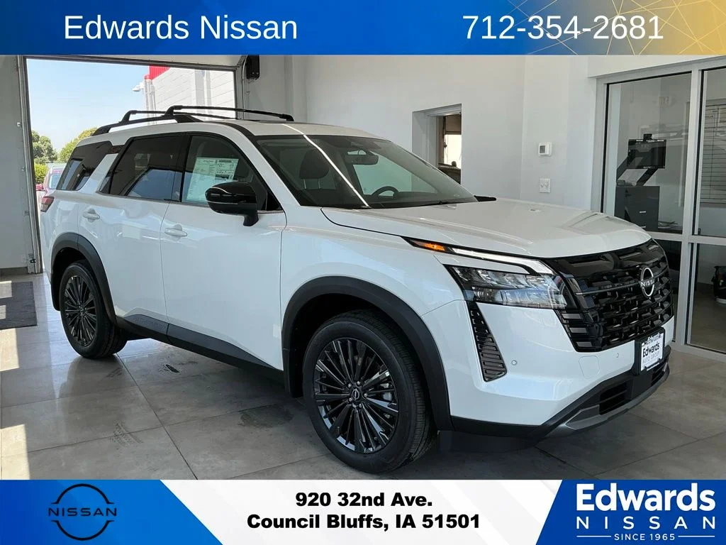 New 2026 Everest White Pearl TriCoat Nissan SL image 1