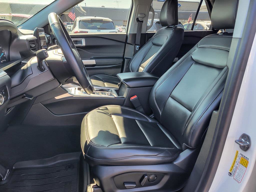 Used 2023 White Metallic Ford XLT image 13