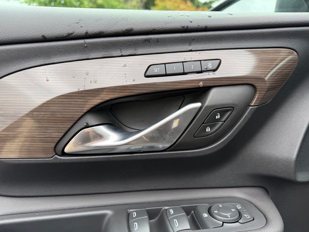 Used 2022 Ebony Twilight Metallic GMC Denali image 12