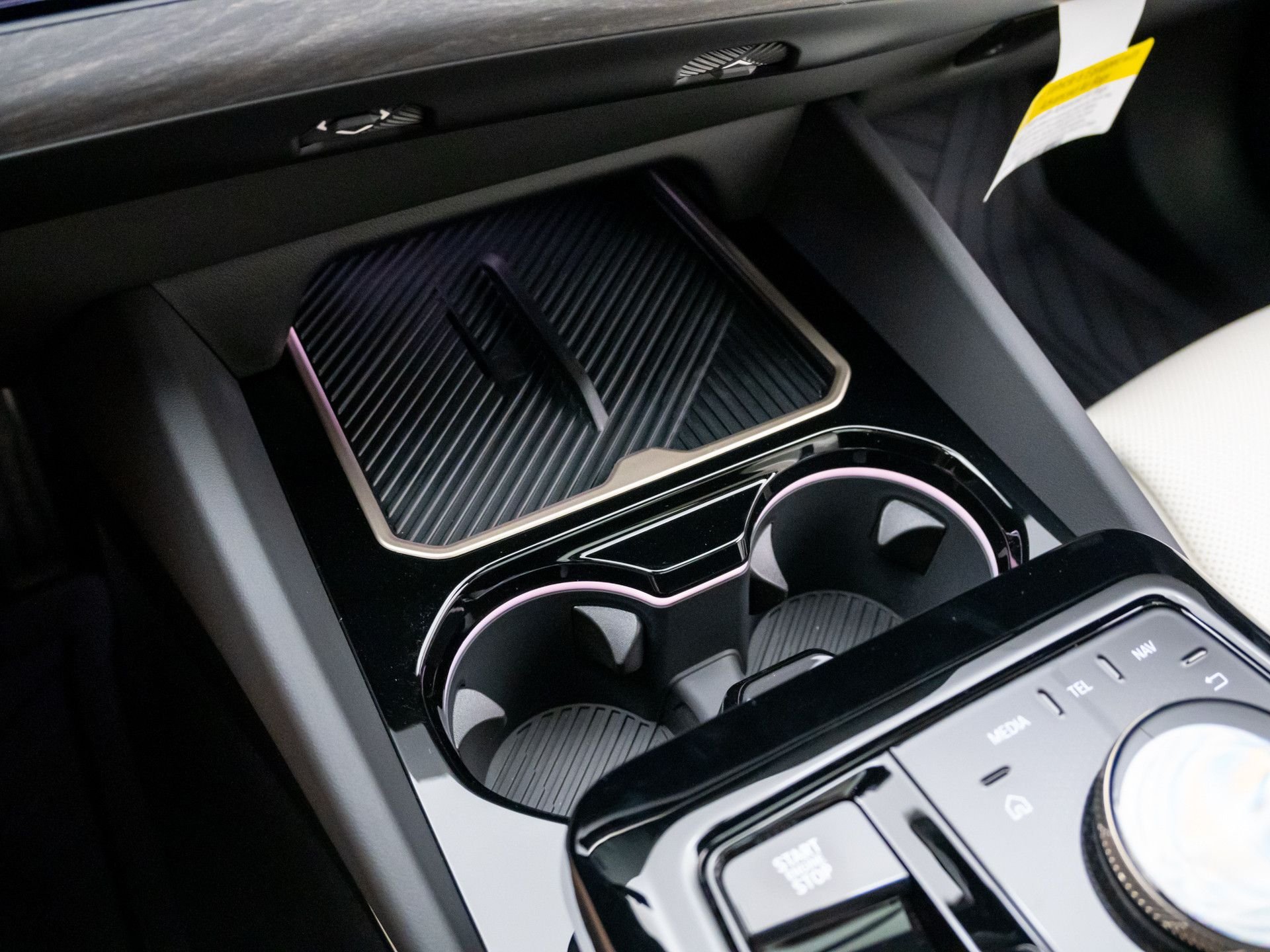 New 2026 Oxide Grey Metallic BMW 530i xDrive image 27