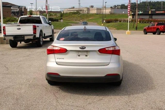 Used 2016 Silky Silver Kia LX image 3