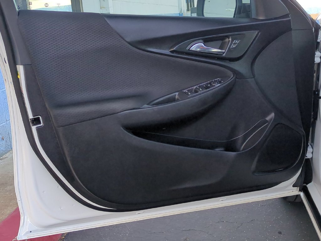 Used 2023 SUMMIT WHITE Chevrolet LT image 24