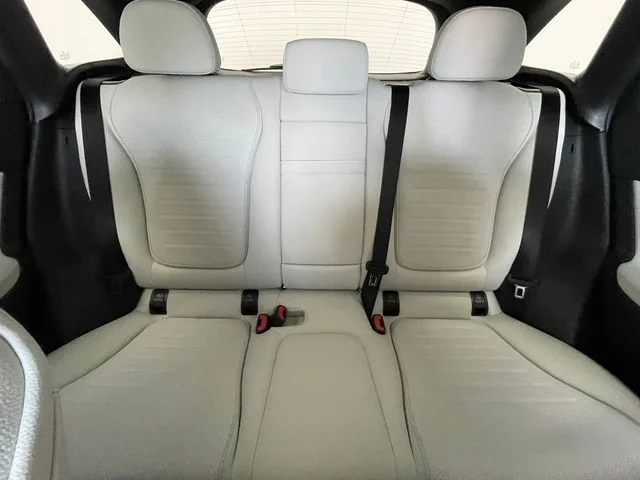 New 2027 White Mercedes-Benz GLC 300 image 7