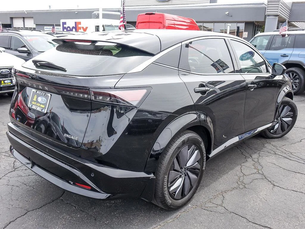 Used 2024 Black Diamond Pearl Nissan ENGAGE image 9