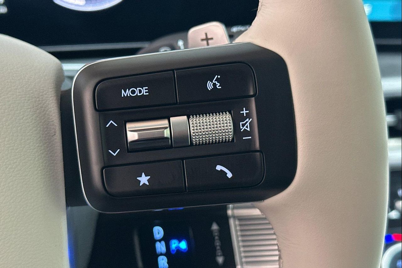New 2027 White Hyundai SEL AWD image 30